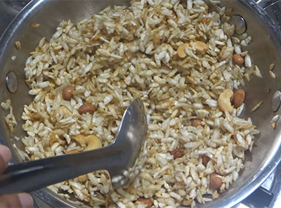 making avalakki boondi or avalakki sweet snacks