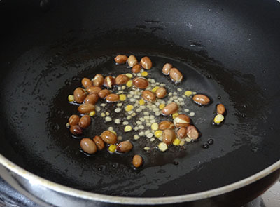 tempering for avalakki oggarane or easy poha recipe