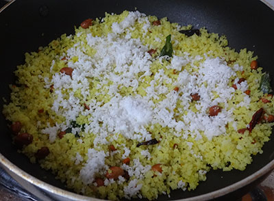 coriander leaves and coconut for avalakki oggarane or easy poha recipe