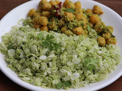 serving masale avalakki or masala poha recipe