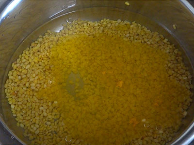 cooking dal for avalakki sweet pongal or sihi huggi