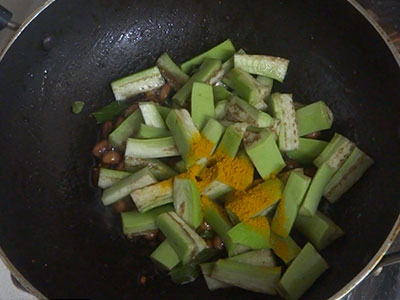 turmeric and curry leaves for avarekalu bath or avarekalu rice