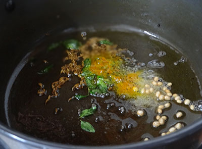 tempering for avarekalu sagu or avarekalu curry