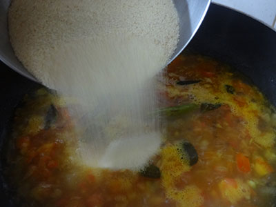 roasted rava for avarekalu uppittu or upma