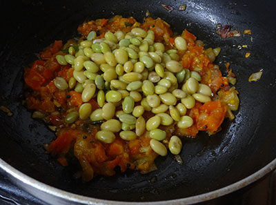 cooked avarekalu for avarekalu uppittu or upma