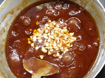 cashews and cardamom for balehannu or banana halwa