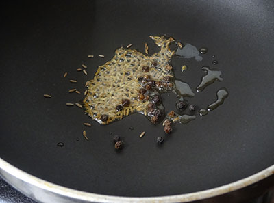 pepper and cumin seeds for basale soppu thambli or malabar spinach tambli