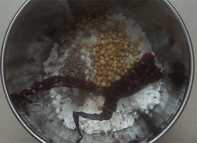 masala ingredients for batani gasi or udupi style green peas curry