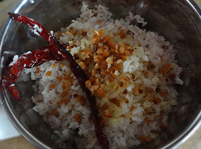 grinding masala for bendekaikayirasa