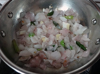 green chili and onion for palya for davangere benne dosa