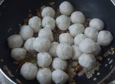 cooked benne kadubu or benne mudde