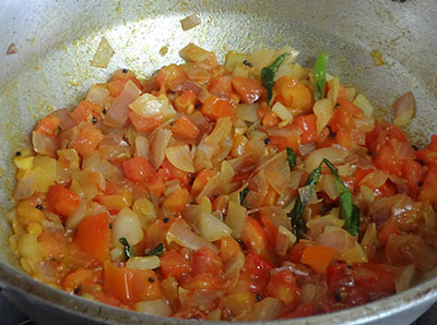 water for godhi kadi uppittu or broken wheat upma