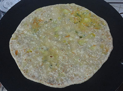 stuffing carrot paratha