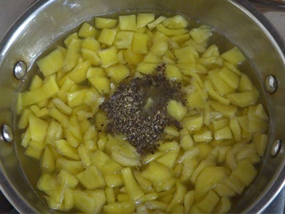 batter inside the banana leaf for halasina hannina panaka or gujje changuli