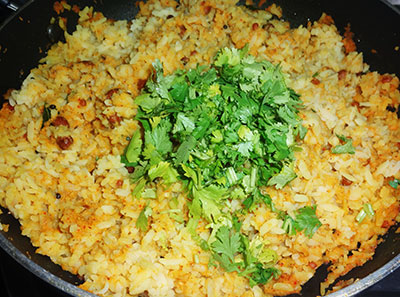 coriander leaves for mangalore style huli avalakki or gojjavalakki