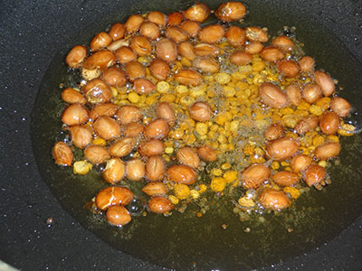 grind masala for mangalore style huli avalakki or gojjavalakki