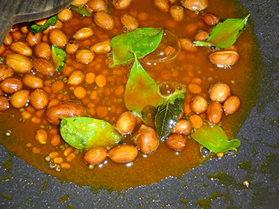 grind masala for mangalore style huli avalakki or gojjavalakki