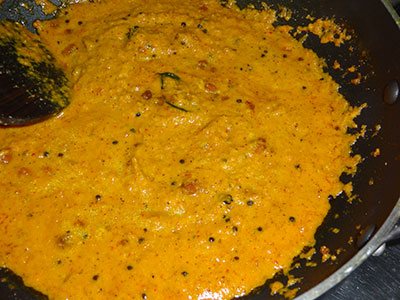 grind masala for mangalore style huli avalakki or gojjavalakki