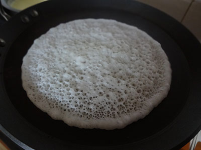 making curd dosa or mosaru avalakki dose