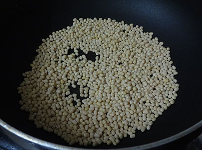 roasting urad dal for karibevu chutney pudi or curry leaves chutney powder