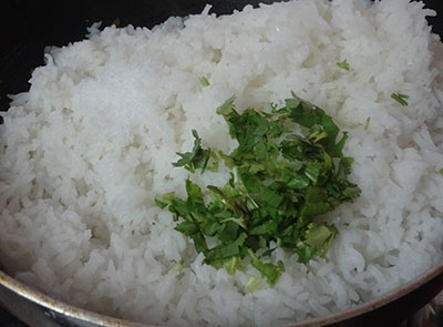 adding rice for bellulli chitranna or garlic rice