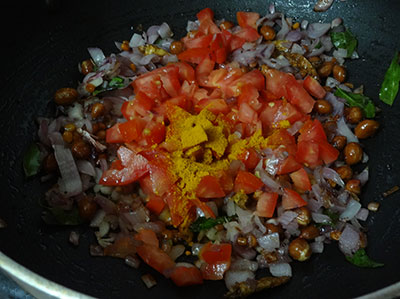 tomato for gatti avalakki oggarane or khara avalakki