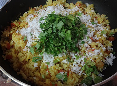 grated coconut and coriander leaves for gatti avalakki oggarane or khara avalakki