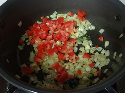 tomato for gorikayi gojju or cluster beans curry