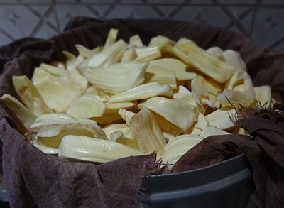 steam cooking jack fruit for halasina kayi happala or raw jack fruit papad