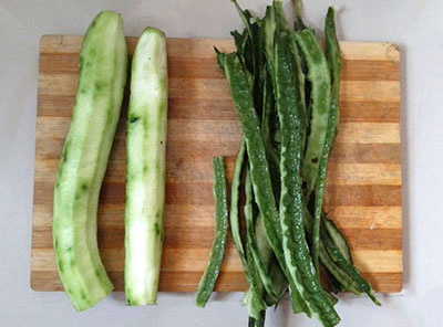 ridge gourd for heerekai bajji or heerekayi bonda