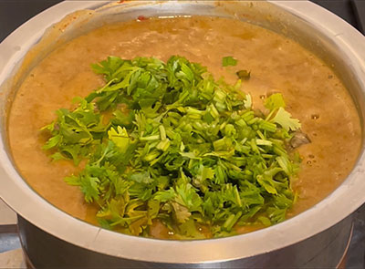 coriander leaves for hesaru kaalu saaru or green gram rasam