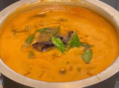 tempering hesaru kaalu saaru or green gram rasam