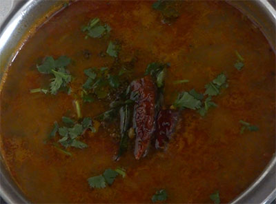 tempering for hesaru kalu saaru or sprouts sambar