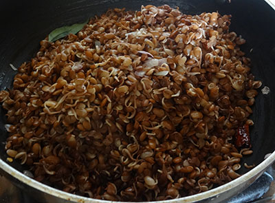 cooked horse gram for huruli kalu bassaru palya