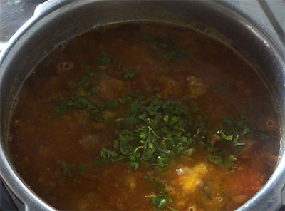 coriander leaves for udupi style idli sambar or tiffin sambar