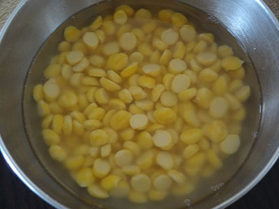 Soaking gram dal for kadlebele and southekai kosambari