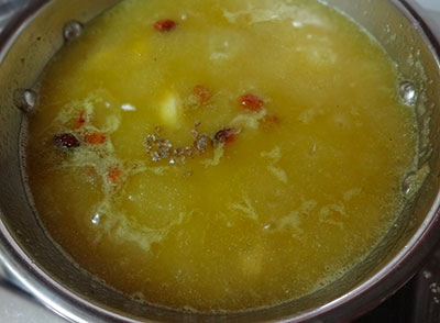 making kesari bath or rava kesari