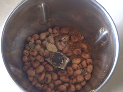 stuffing ingredients for masala chapati or khara chapathi