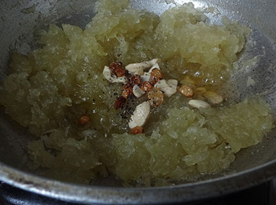 cashew and raisins for kumbalakayi or kashi or dumroot halwa