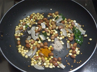 red chili, cashews and fried gram for avalakki mixture or snacks