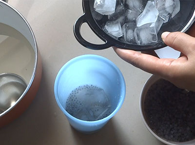 water for lemon and sabja seeds juice