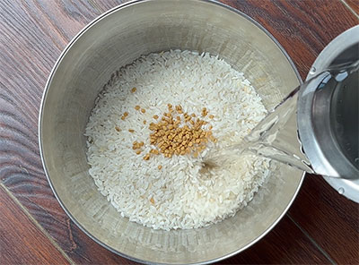 soaking rice and methi seeds for mandakki dose or murmura dosa recipe