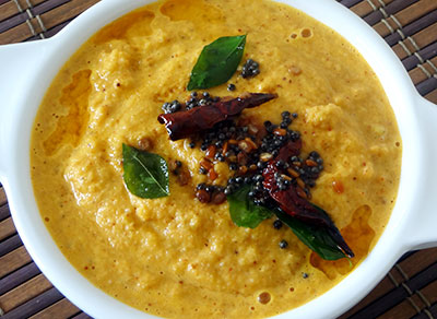 tempering mango chutney or mavinakayi chutney