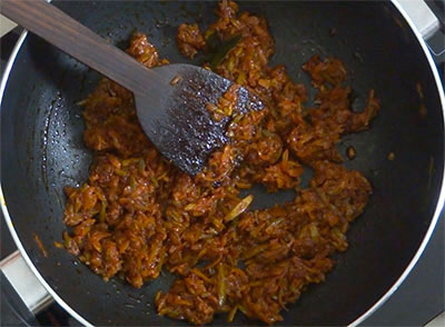 making mango thokku or mavinakayi thokku