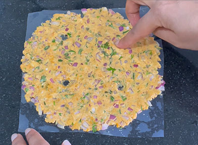 patting masale avalakki rotti or poha roti