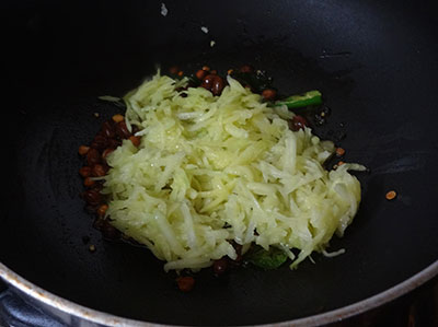 grated mango for mavinakai chitranna or mango rice