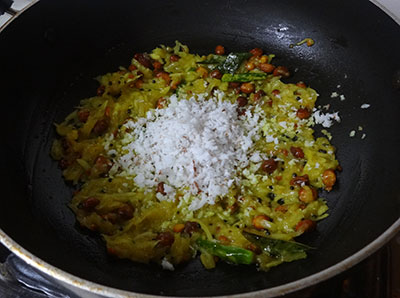 grated coconut and gooseberry for mavinakai chitranna or mango rice