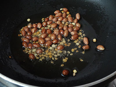 tempering for mavinakayi chitranna or mango rice