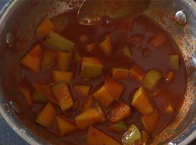 tempering for mavinakayi uppinakayi or mango pickle