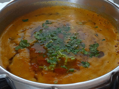 coriander leaves mysuru tomato saaru or mysore rasam